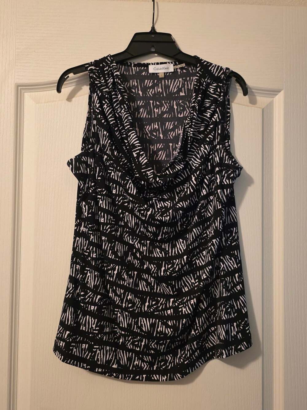 Calvin Klein Black and White Patterned Cowl Neck Sleeveless Blouse Large